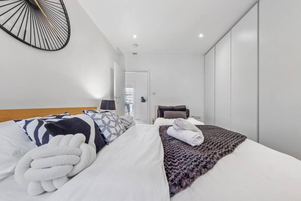 3 Bedroom Flat In Haymarket London Sleeps 14 Hy1 Exterior photo