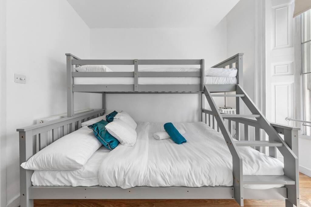 3 Bedroom Flat In Haymarket London Sleeps 14 Hy1 Exterior photo