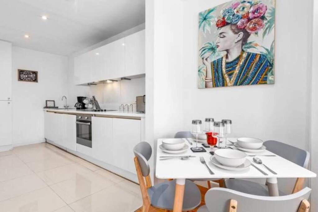 3 Bedroom Flat In Haymarket London Sleeps 14 Hy1 Exterior photo
