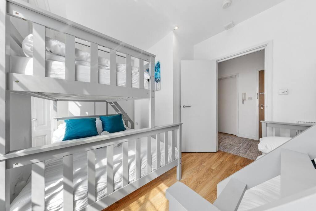 3 Bedroom Flat In Haymarket London Sleeps 14 Hy1 Exterior photo