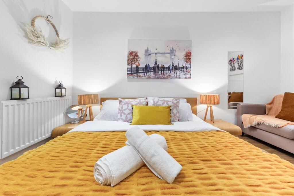 3 Bedroom Flat In Haymarket London Sleeps 14 Hy1 Exterior photo