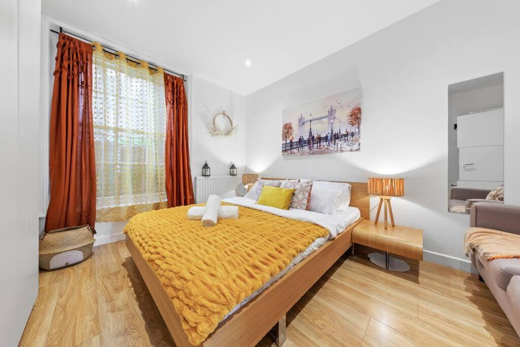 3 Bedroom Flat In Haymarket London Sleeps 14 Hy1 Exterior photo